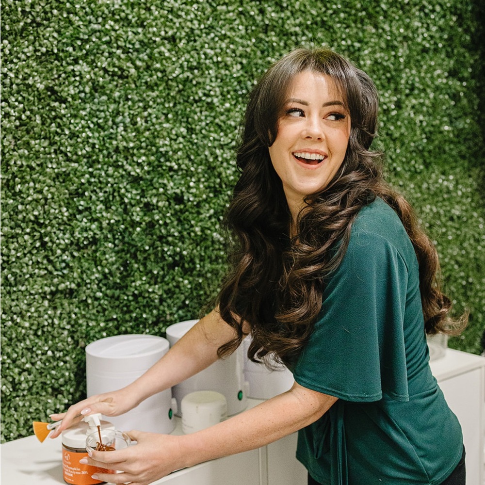 Meet your Posher, Christina